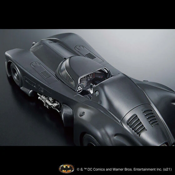 1/35 SCALE MODEL KIT BATMOBILE (BATMAN Ver.)(2022) - Image 3