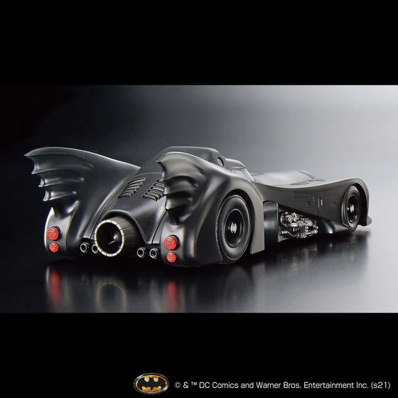1/35 SCALE MODEL KIT BATMOBILE (BATMAN Ver.)(2022) - Image 4