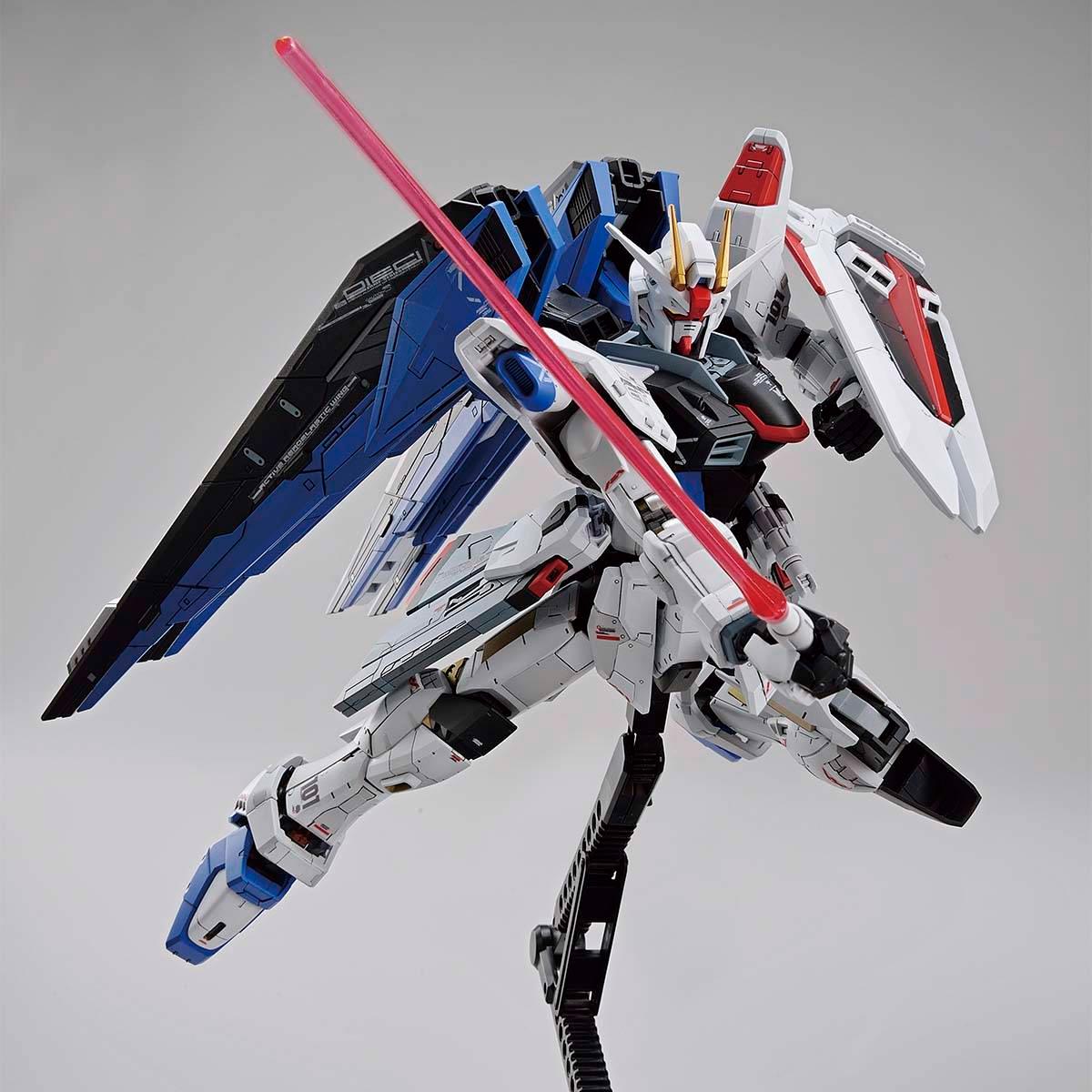 Bandai Hobby Full Mechanics The Gundam Base Limited Freedom Gundam Ver. GCP 1/100 - Image 5