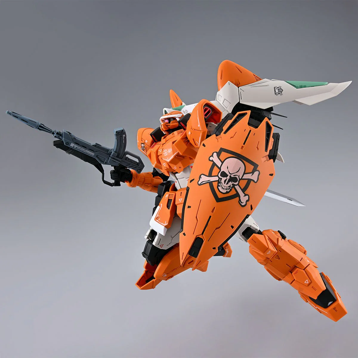 Bandai Hobby MG 1/100 MOBILE GINN (MIGUEL AYMAN CUSTOM)(2024) - Image 4