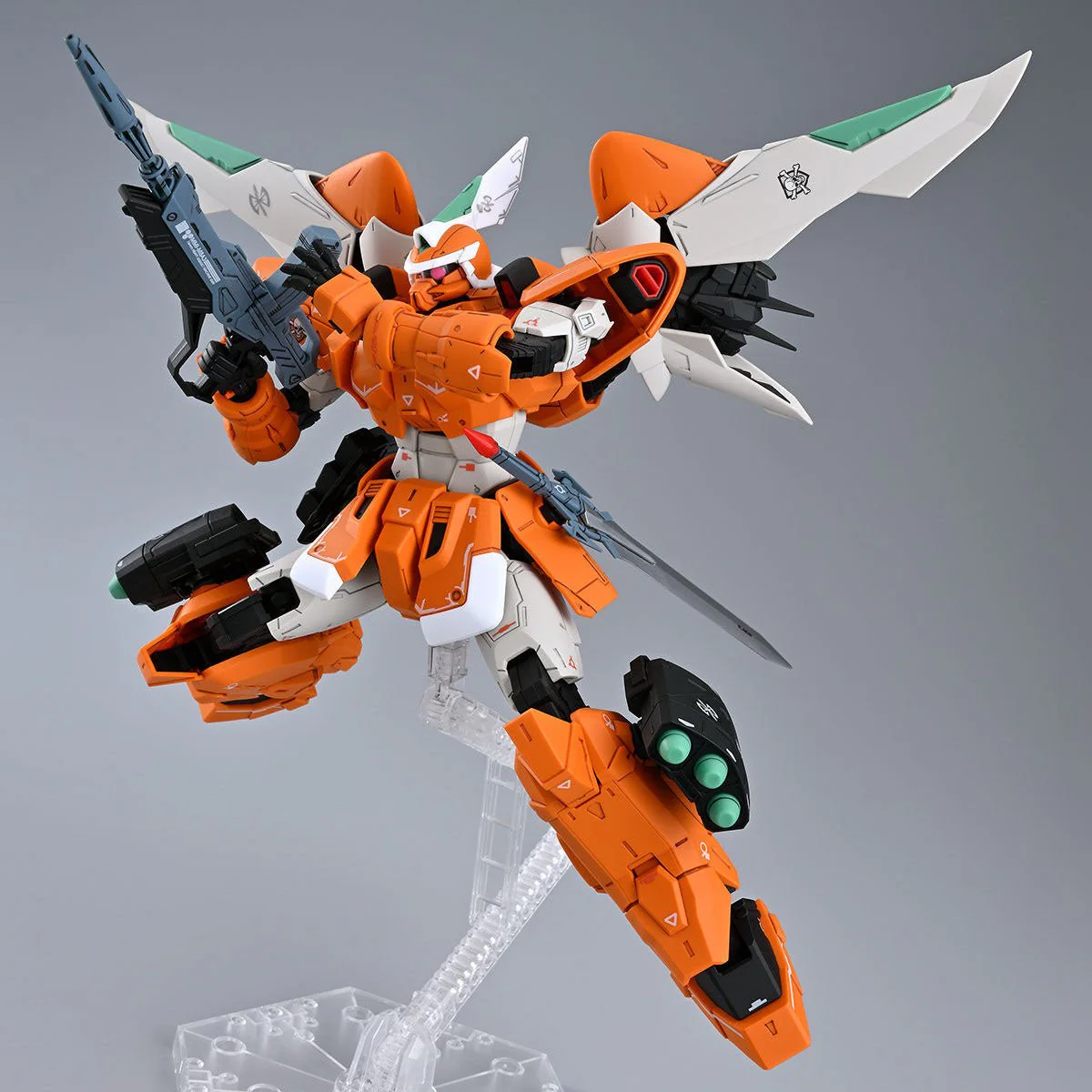 Bandai Hobby MG 1/100 MOBILE GINN (MIGUEL AYMAN CUSTOM)(2024) - Image 8