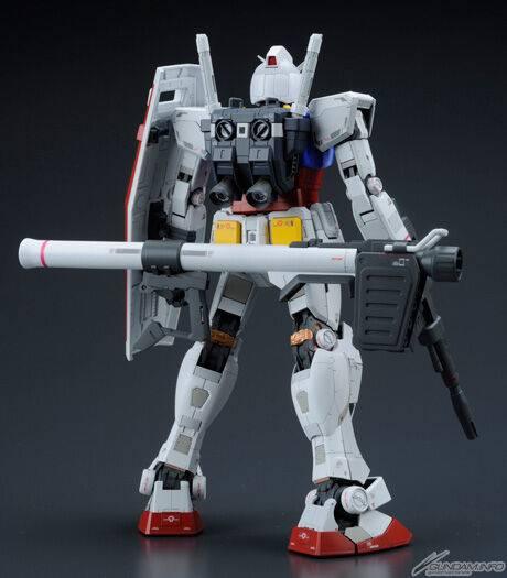 Bandai Hobby MG 1/100 RX-78-2 Gundam Ver.3.0 (2013) - Image 3
