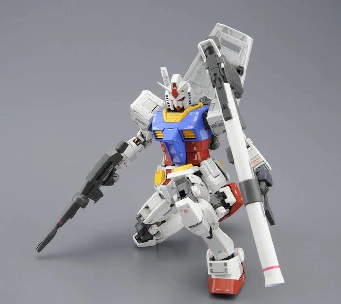 Bandai Hobby MG 1/100 RX-78-2 Gundam Ver.3.0 (2013) - Image 5