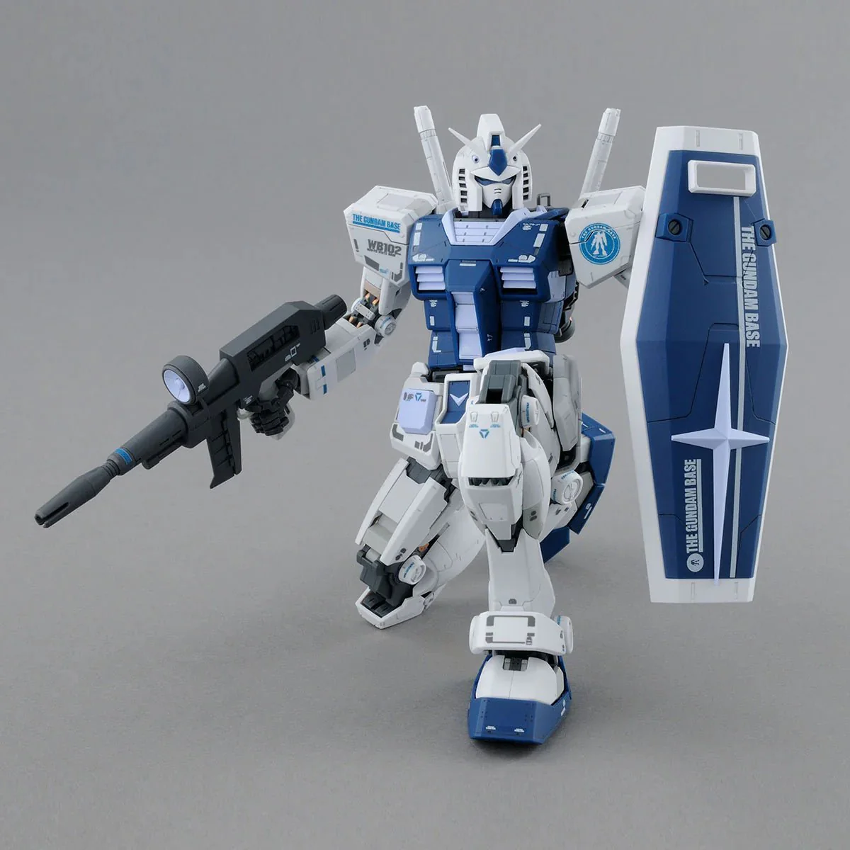 Bandai Hobby MG Gundam Base Limited RX-78-2 Ver. 3.0 [Gundam Base Color] 1/100 - Image 4