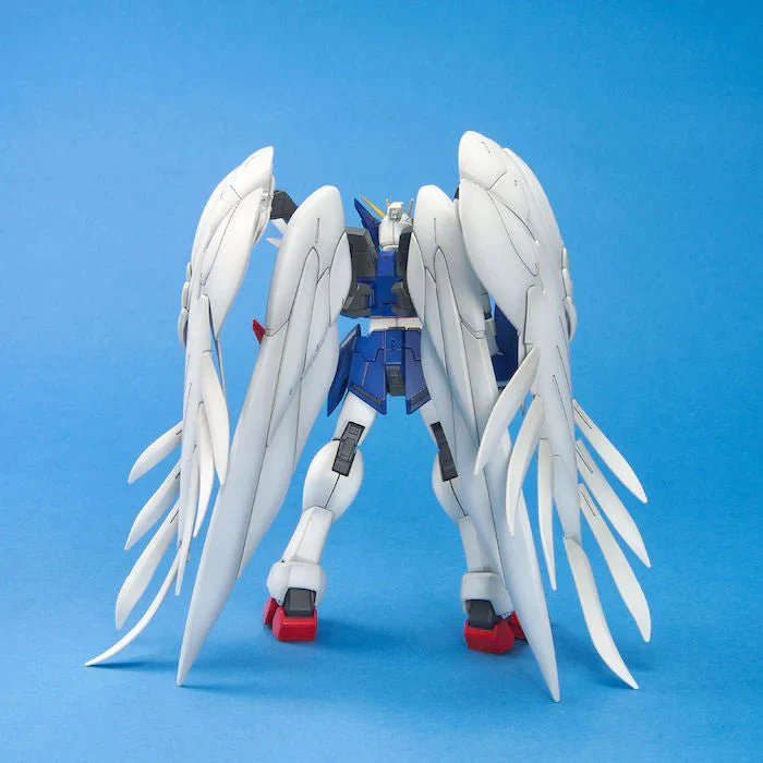 Bandai Hobby MG Wing Gundam Zero Custom (2004) 1/100 - Image 3
