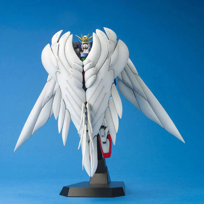 Bandai Hobby MG Wing Gundam Zero Custom (2004) 1/100 - Image 5