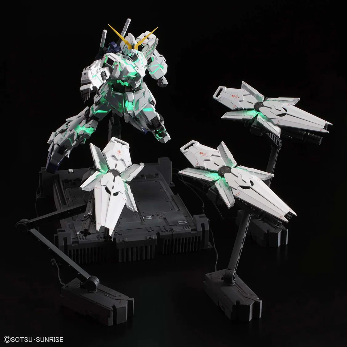 Bandai Hobby MGEX 1/100 UNICORN GUNDAM Ver.Ka (2020) - Image 3