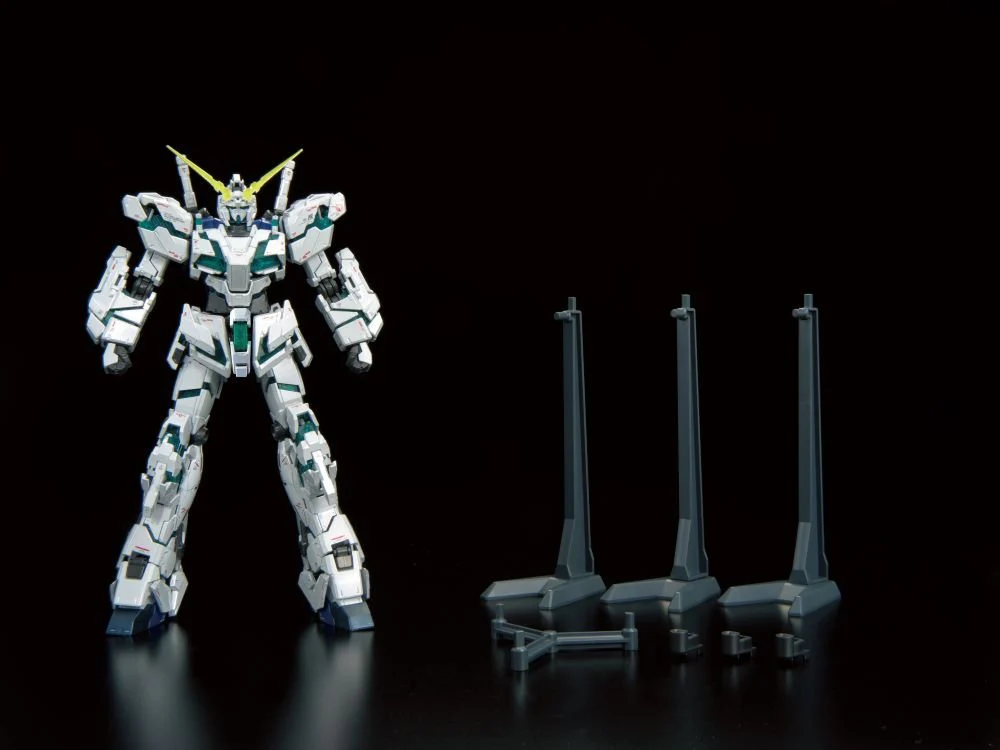 RG 1/144 THE GUNDAM BASE LIMITED RX-0 UNICORN GUNDAM (FINAL BATTLE Ver.) [SPECIAL COATING](2023)  1/144 - Image 3